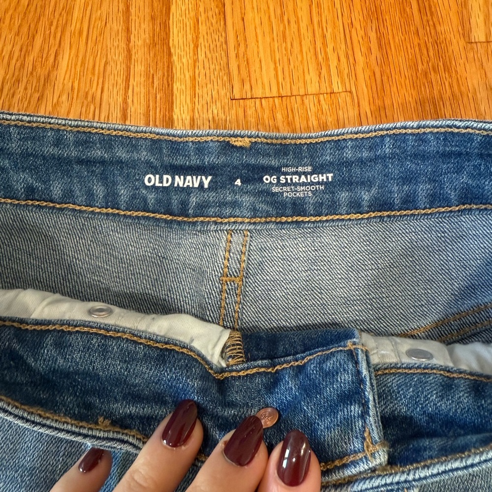 Old Navy High Waisted Jean Shorts - Picture 3 of 3